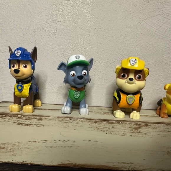 Paw Patrol Vehicles And Figuires Lot - Picture 9 of 14